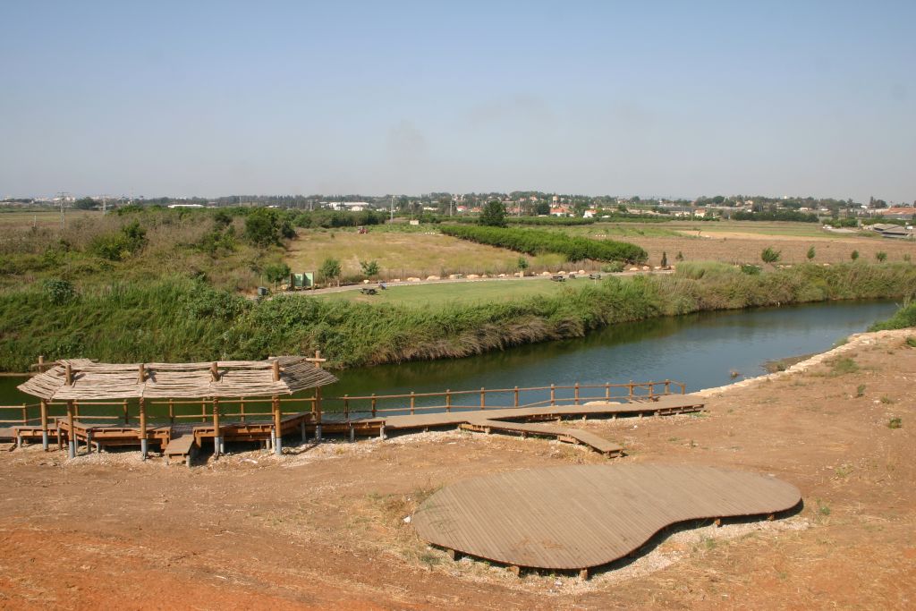 Keunikan Berekreasi di Alexander River, Italy Park